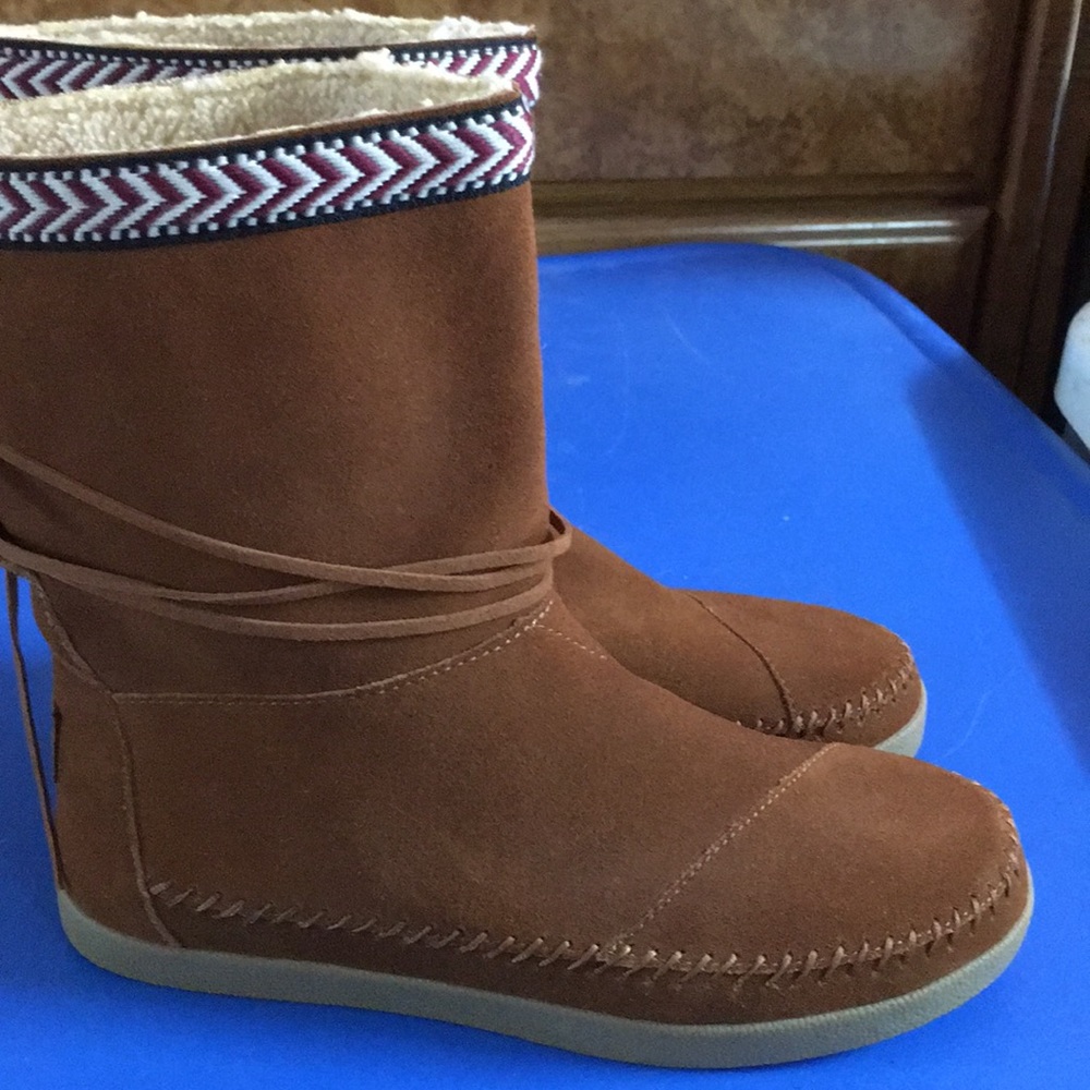TOMS LEATHER BOOTS SIZE 9 use